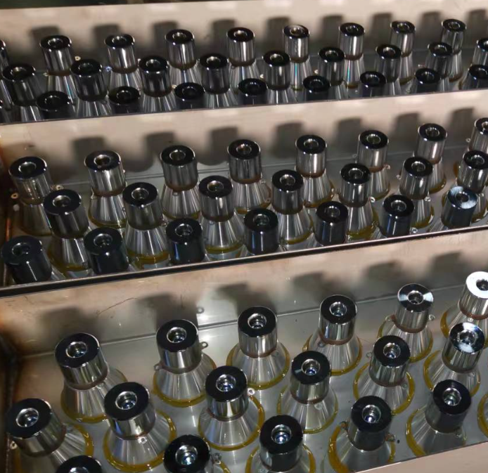 超声波振板低热损伤加工